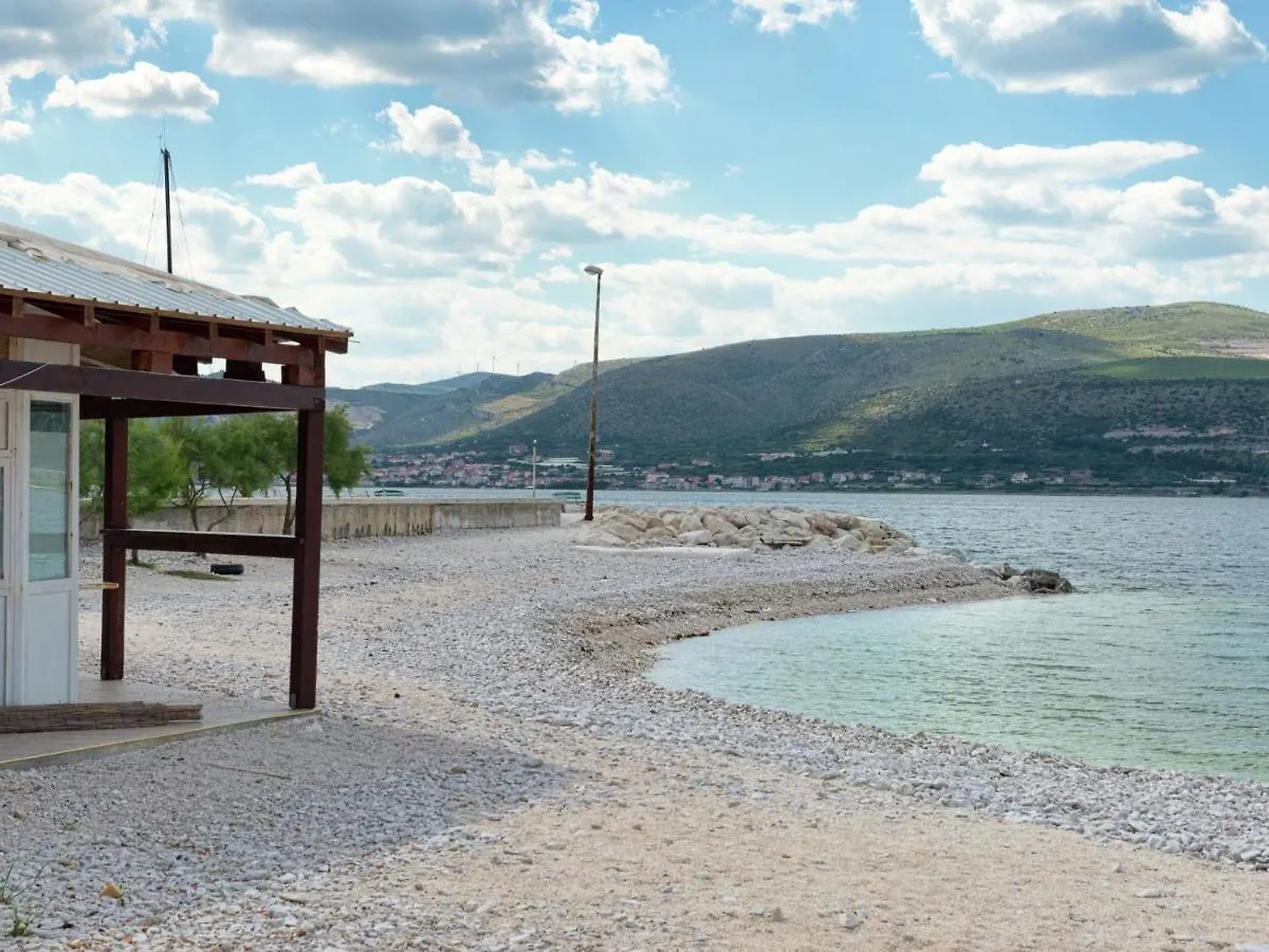 Spacious Apartment In Arbanija With Terrace Trogir