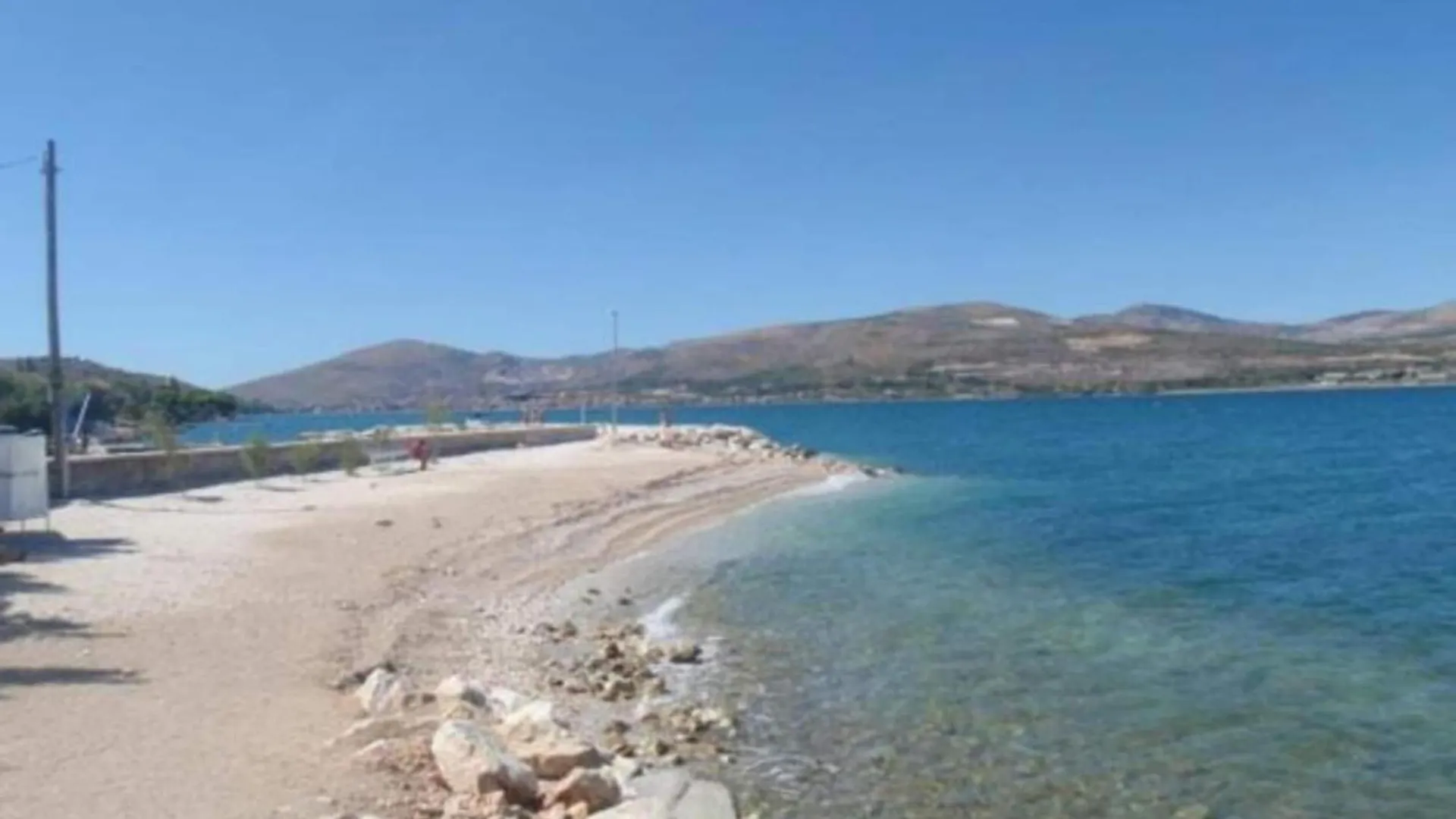 Spacious Apartment In Arbanija With Terrace Trogir